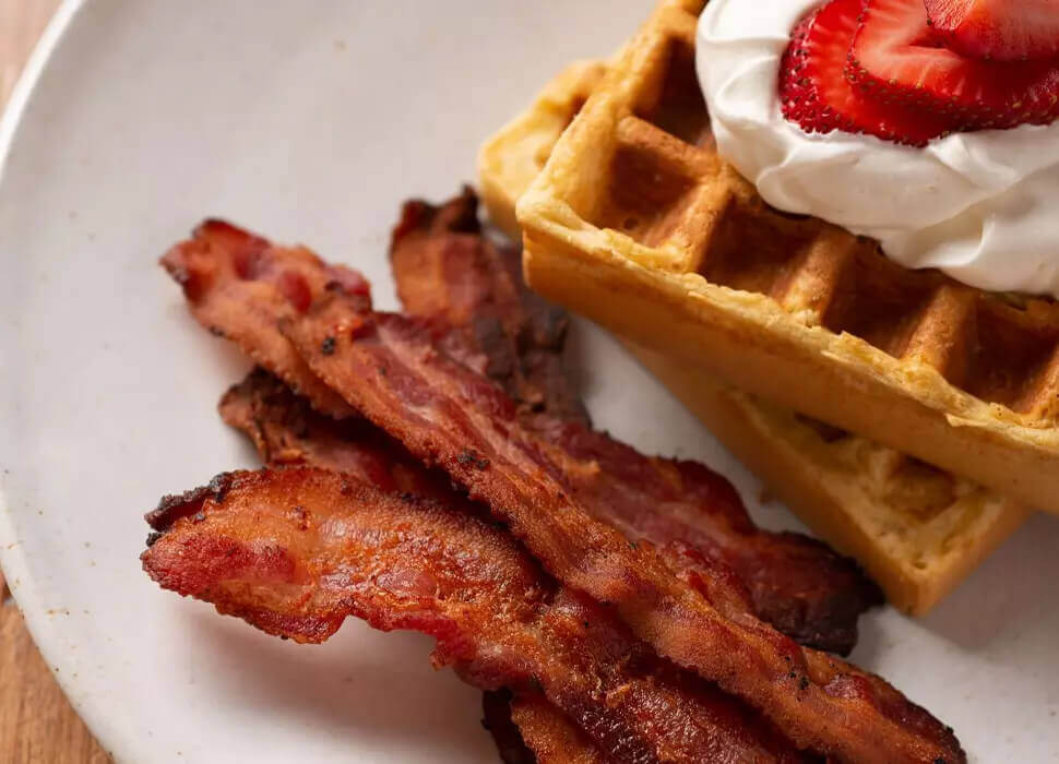 https://www.colemannatural.com/wp-content/uploads/2021/12/bacon-with-waffle.jpg