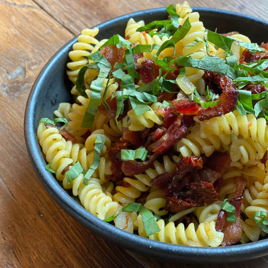 bacon pasta salad bowl wood